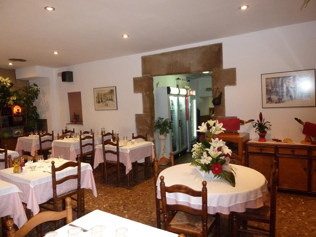 Restaurant Fonda Giralt Hotel Amer Eksteriør billede