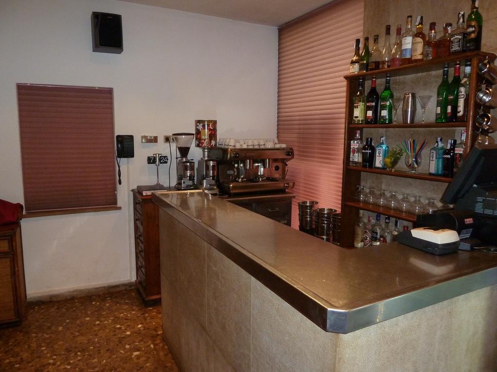 Restaurant Fonda Giralt Hotel Amer Eksteriør billede